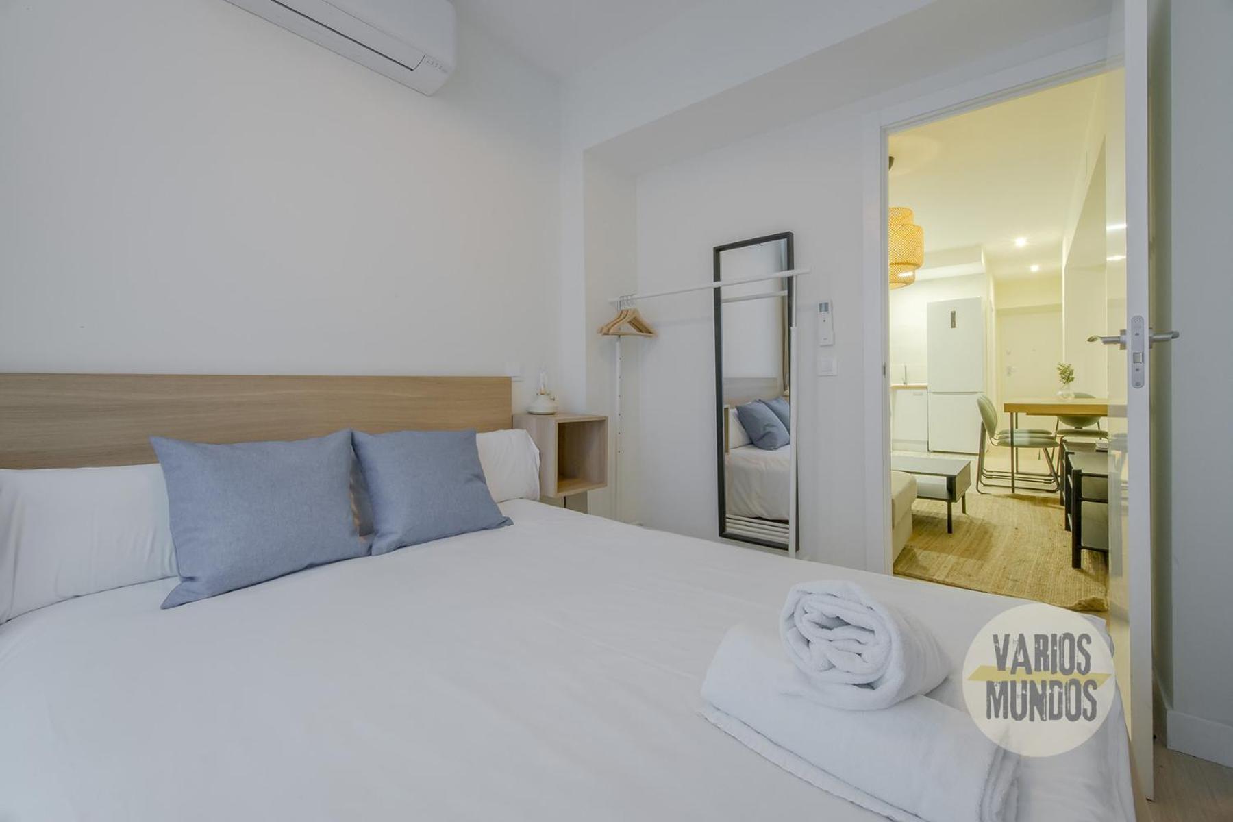 Cool 9pax En Plena Plaza De Chueca Apartamento